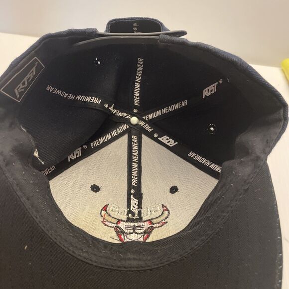 Chicago Bulls SnapBack Hat. - Picture 4 of 10